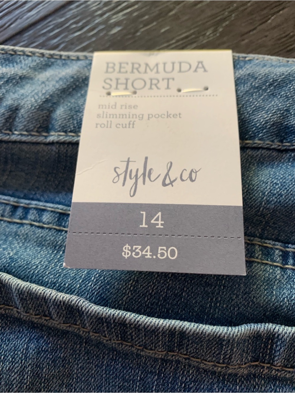 Style & Co NWT Bermuda Denim Shorts Size 14 Mid Rise Roll Cuff Light Wash - Picture 4 of 4